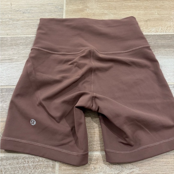 Lululemon Wunder Train Shorts with 6 inch inseam in Dark Oxide - Picture 6 of 7